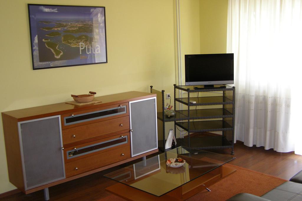 Apartment Vallelunga Pula Habitación foto